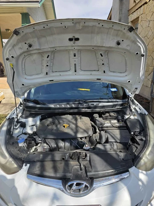 2016 Hyundai Elantra - Image 13 of 15