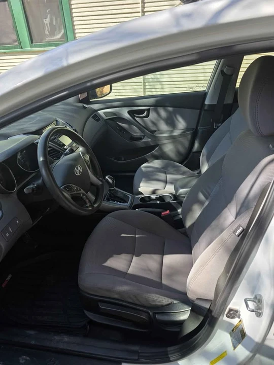 2016 Hyundai Elantra - Image 11 of 15