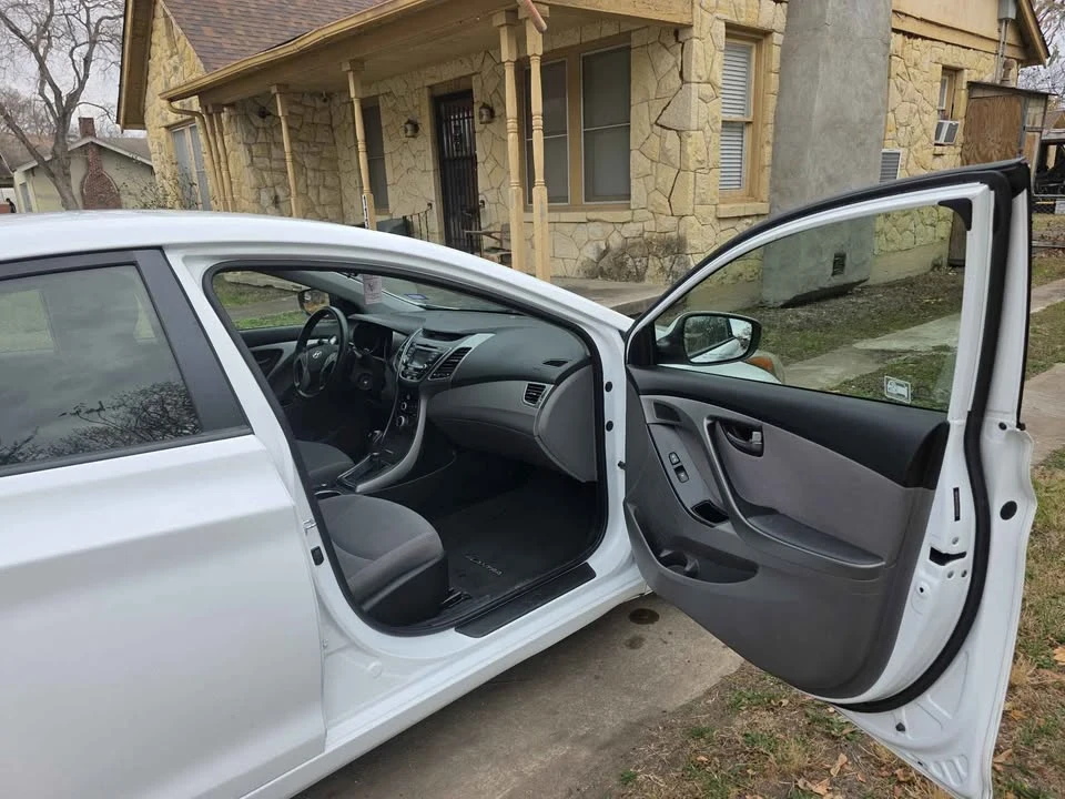 2016 Hyundai Elantra - Image 8 of 15