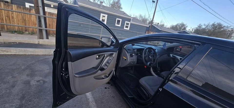 2016 Hyundai Elantra - Image 9 of 12