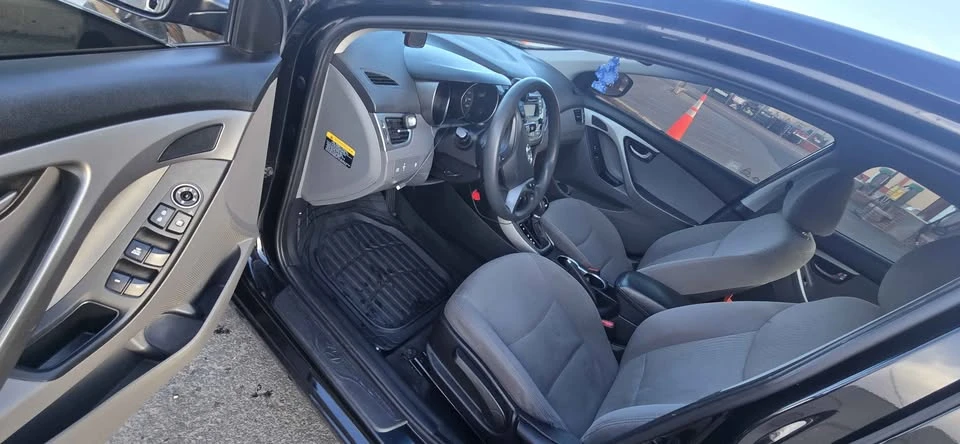 2016 Hyundai Elantra - Image 10 of 12