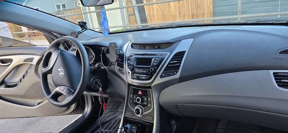 2016 Hyundai Elantra - Image 7 of 12