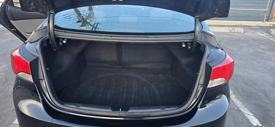2016 Hyundai Elantra - Image 5 of 12
