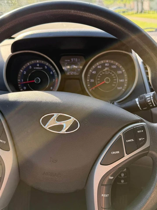 2016 Hyundai Elantra - Image 12 of 15