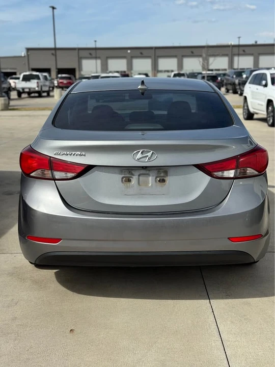2016 Hyundai Elantra - Image 5 of 9