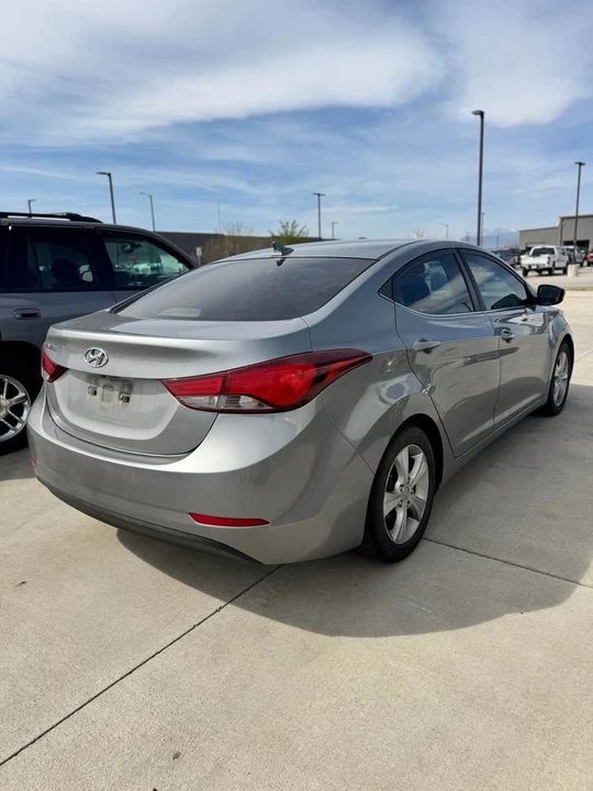 2016 Hyundai Elantra - Image 4 of 9