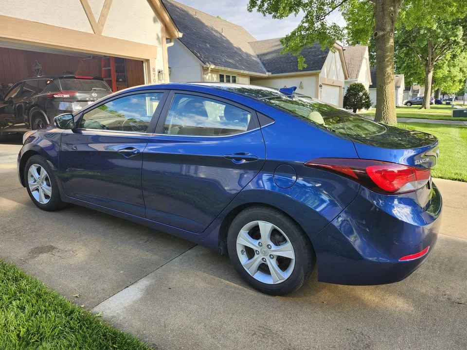 2016 Hyundai Elantra - Image 2 of 8
