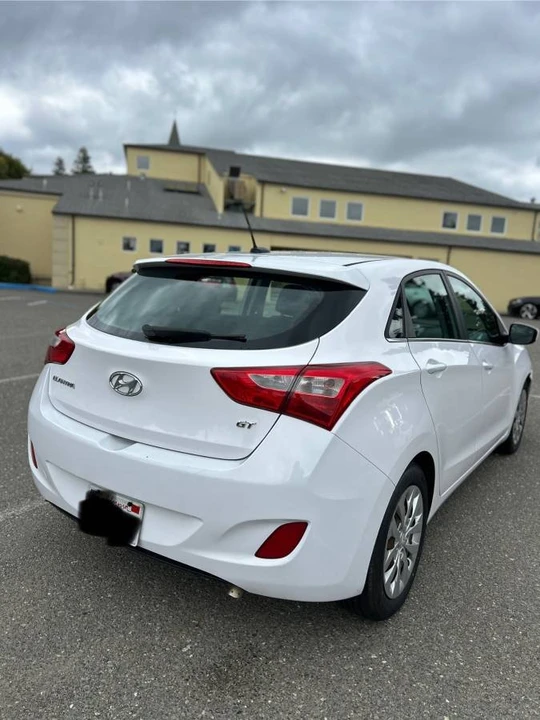 2016 Hyundai Elantra - Image 3 of 9