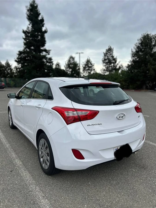 2016 Hyundai Elantra - Image 4 of 9