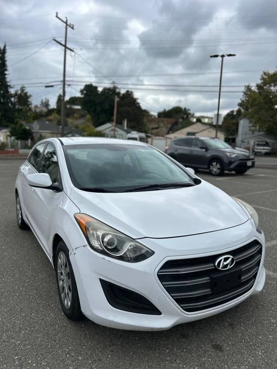 2016 Hyundai Elantra - Image 2 of 9