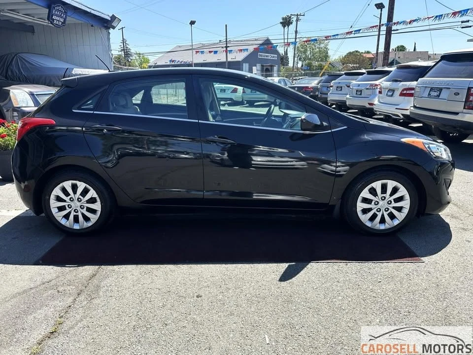 2016 Hyundai Elantra - Image 8 of 20