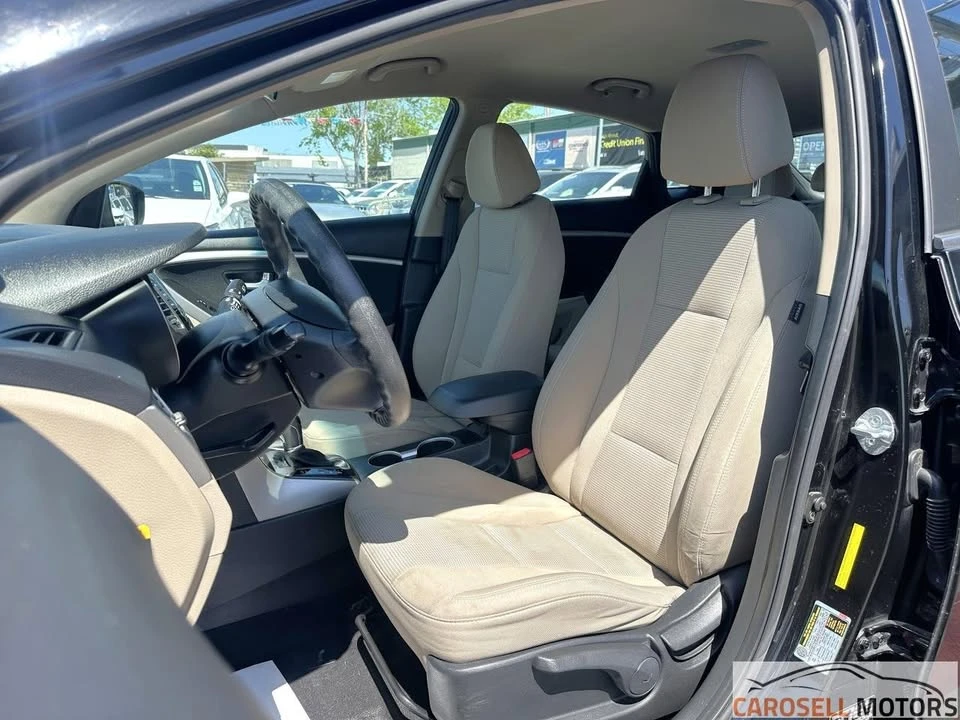 2016 Hyundai Elantra - Image 14 of 20