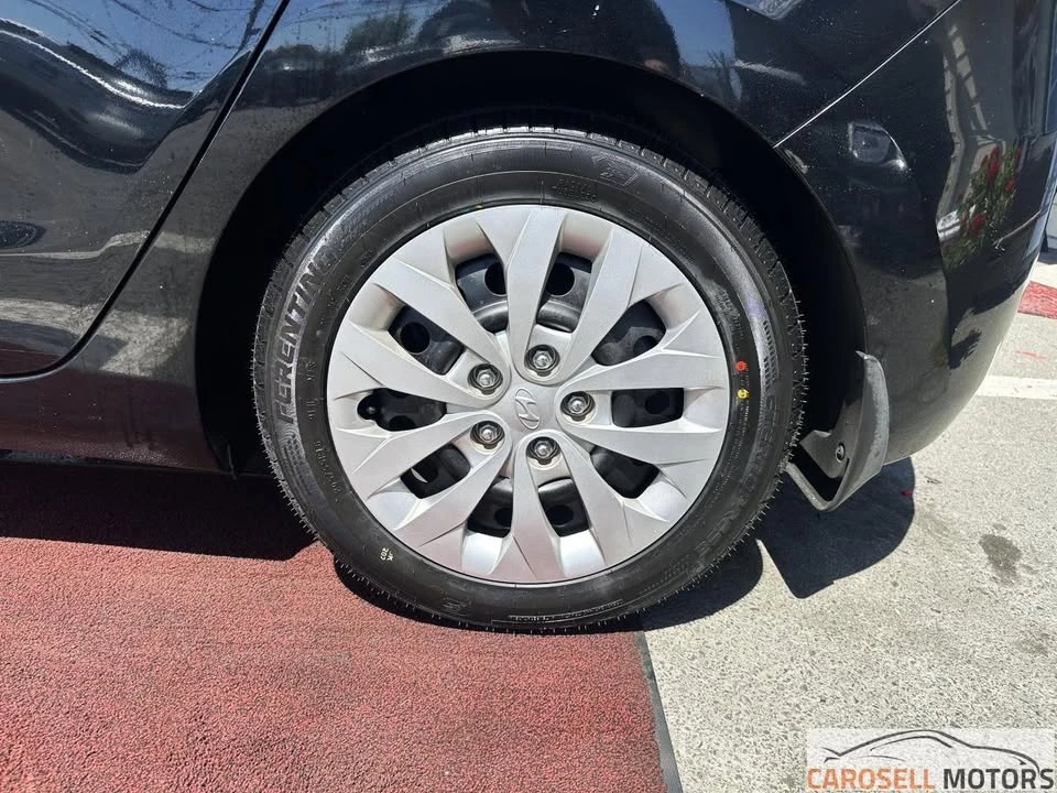 2016 Hyundai Elantra - Image 12 of 20