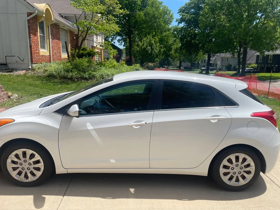 2016 Hyundai Elantra - Image 3 of 11