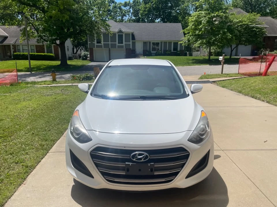2016 Hyundai Elantra - Image 11 of 11