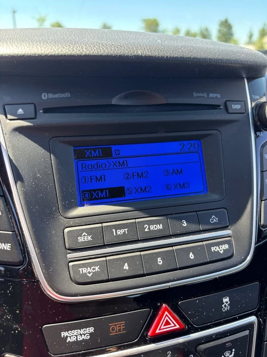 2016 Hyundai Elantra - Image 12 of 19