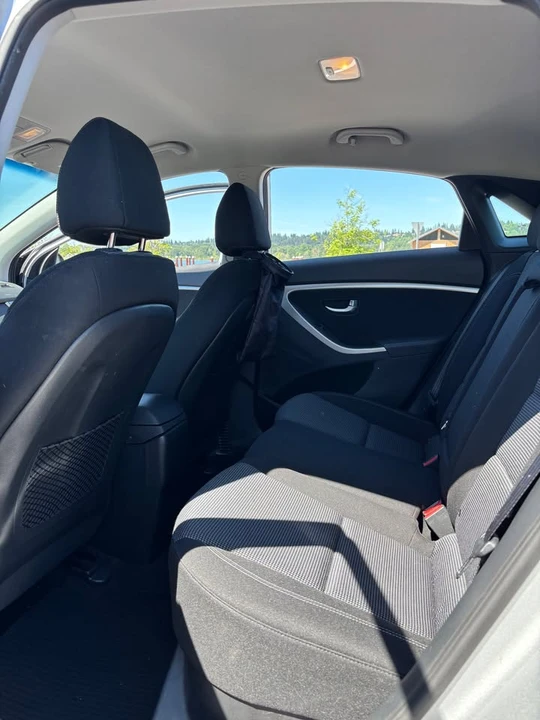 2016 Hyundai Elantra - Image 13 of 19