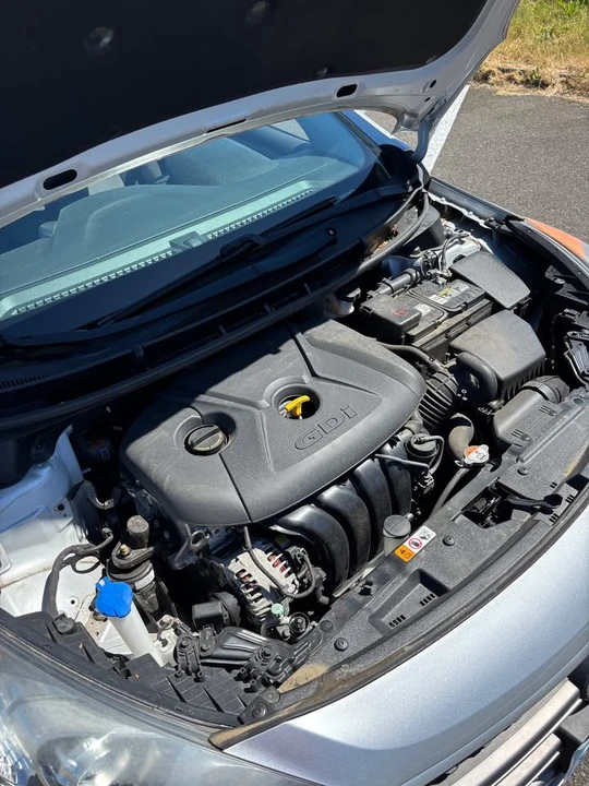 2016 Hyundai Elantra - Image 18 of 19