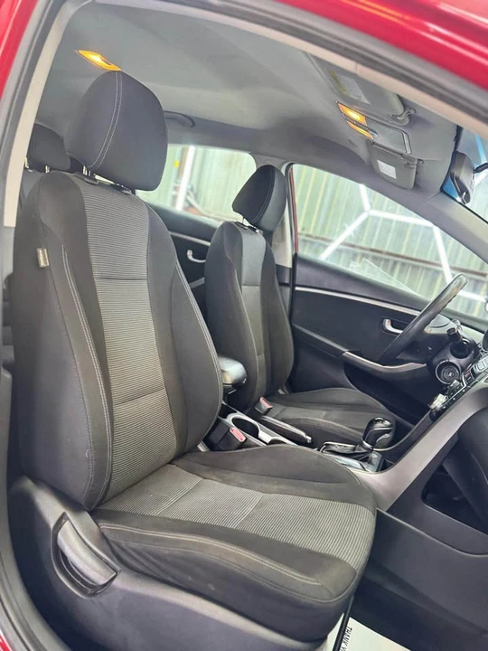 2016 Hyundai Elantra - Image 5 of 13