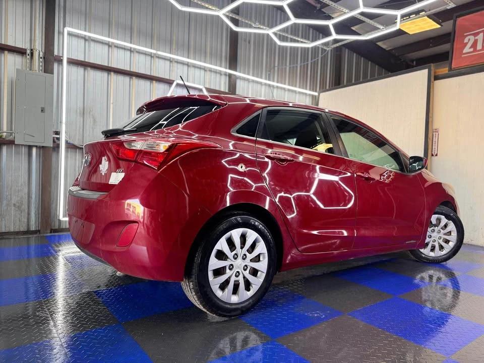 2016 Hyundai Elantra - Image 11 of 13