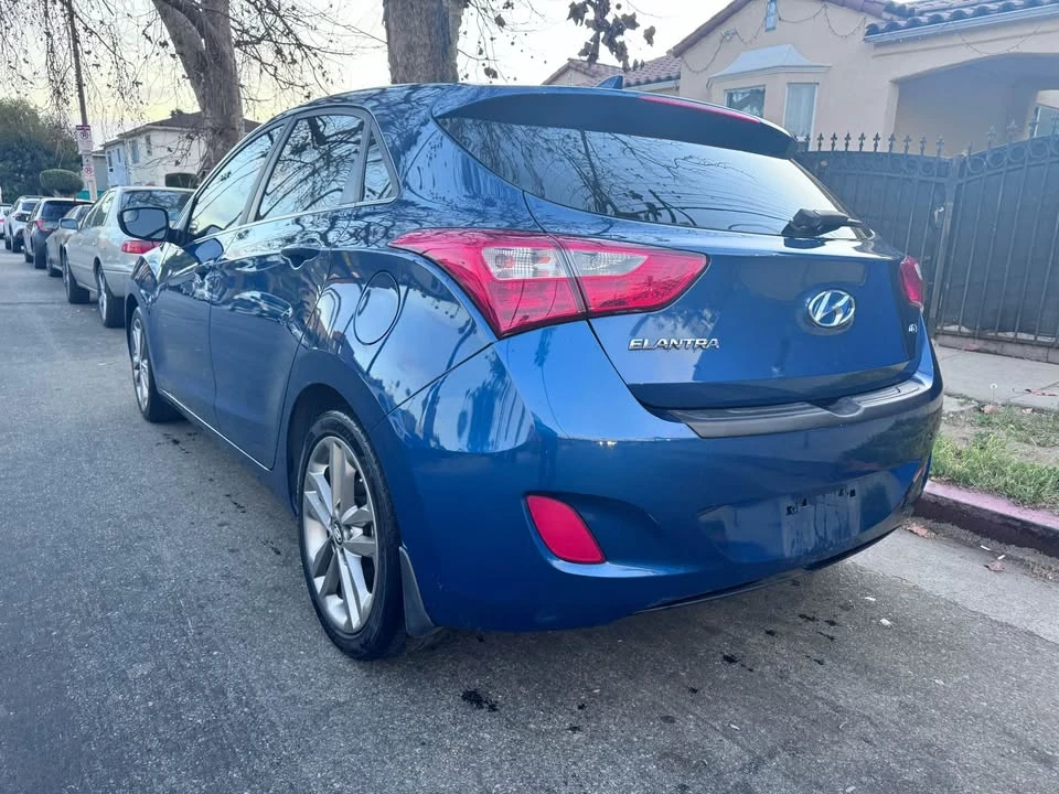 2016 Hyundai Elantra - Image 11 of 15