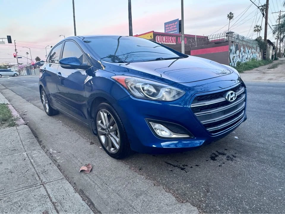 2016 Hyundai Elantra - Image 2 of 15