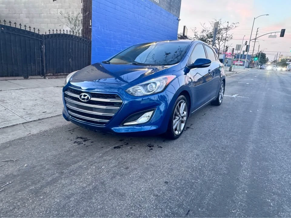 2016 Hyundai Elantra - Image 3 of 15