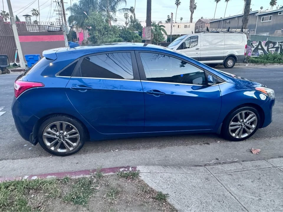 2016 Hyundai Elantra - Image 10 of 15