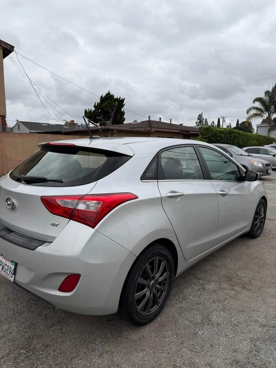 2016 Hyundai Elantra - Image 4 of 15