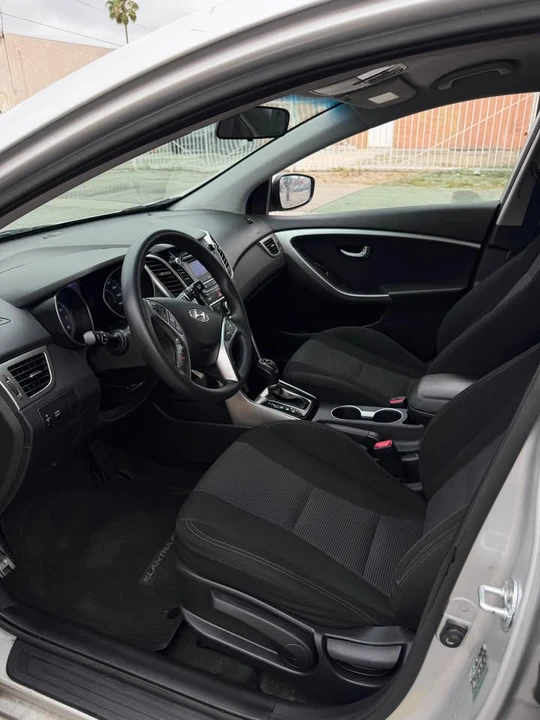 2016 Hyundai Elantra - Image 13 of 15