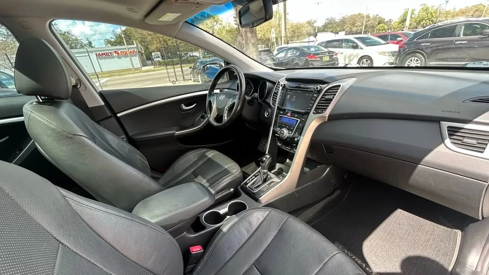 2016 Hyundai Elantra - Image 12 of 16