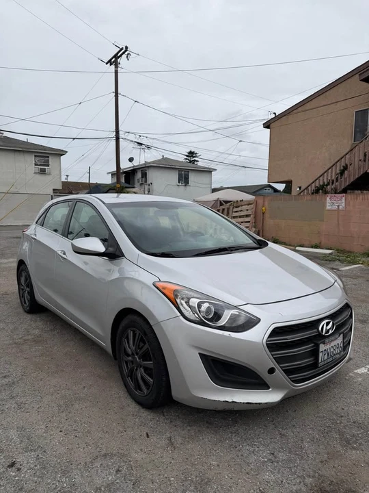 2016 Hyundai Elantra - Image 11 of 15