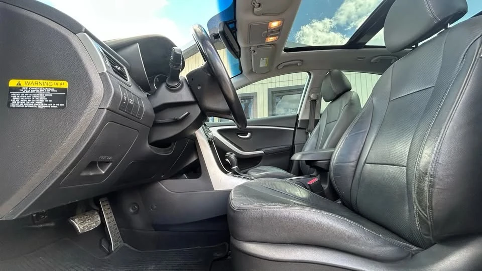 2016 Hyundai Elantra - Image 9 of 16