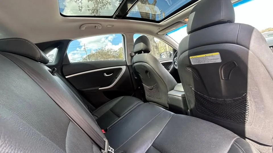 2016 Hyundai Elantra - Image 11 of 16