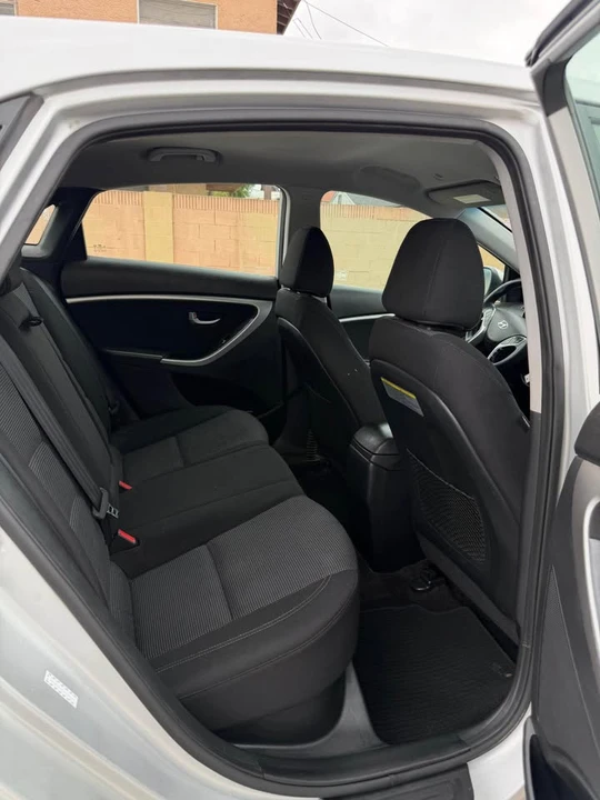 2016 Hyundai Elantra - Image 12 of 15