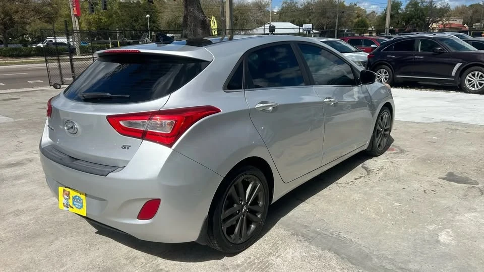 2016 Hyundai Elantra - Image 5 of 16