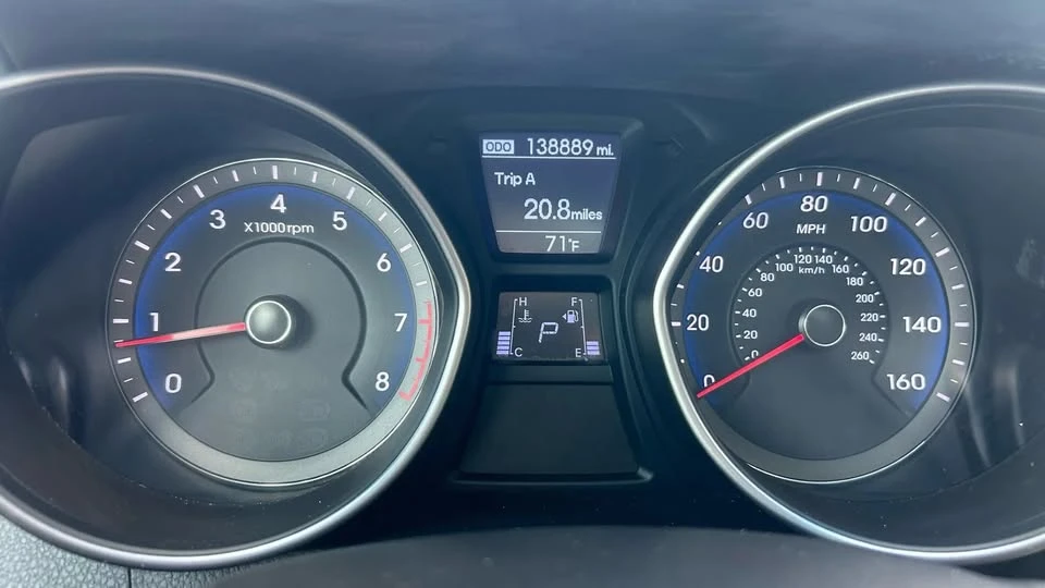 2016 Hyundai Elantra - Image 15 of 16