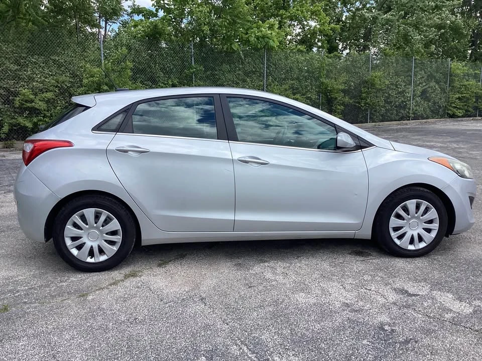 2016 Hyundai Elantra - Image 6 of 16
