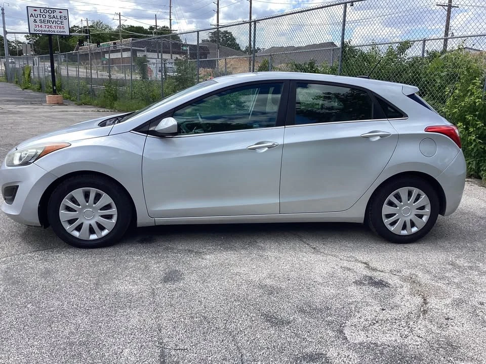 2016 Hyundai Elantra - Image 2 of 16