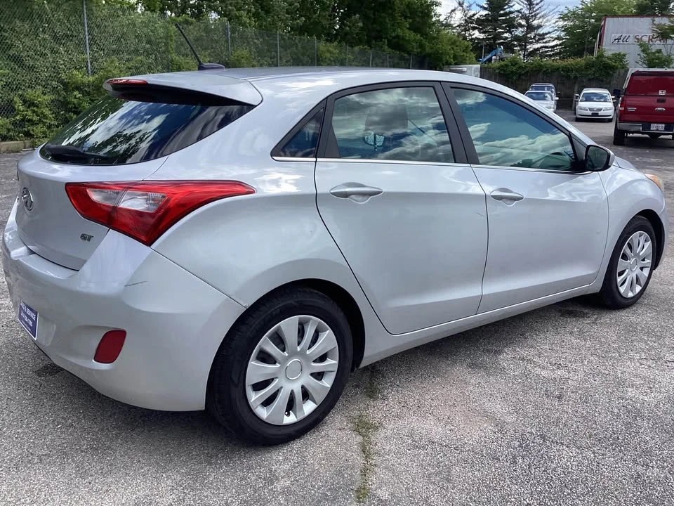 2016 Hyundai Elantra - Image 5 of 16
