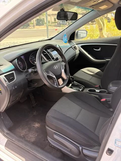 2016 Hyundai Elantra - Image 4 of 4