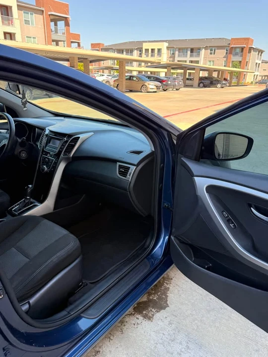 2016 Hyundai Elantra - Image 9 of 20