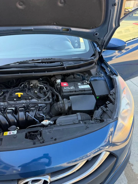 2016 Hyundai Elantra - Image 5 of 20