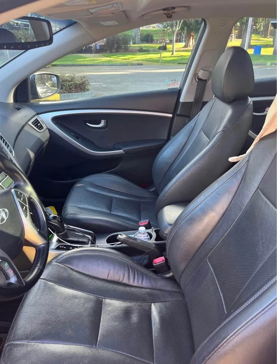 2016 Hyundai Elantra - Image 11 of 12