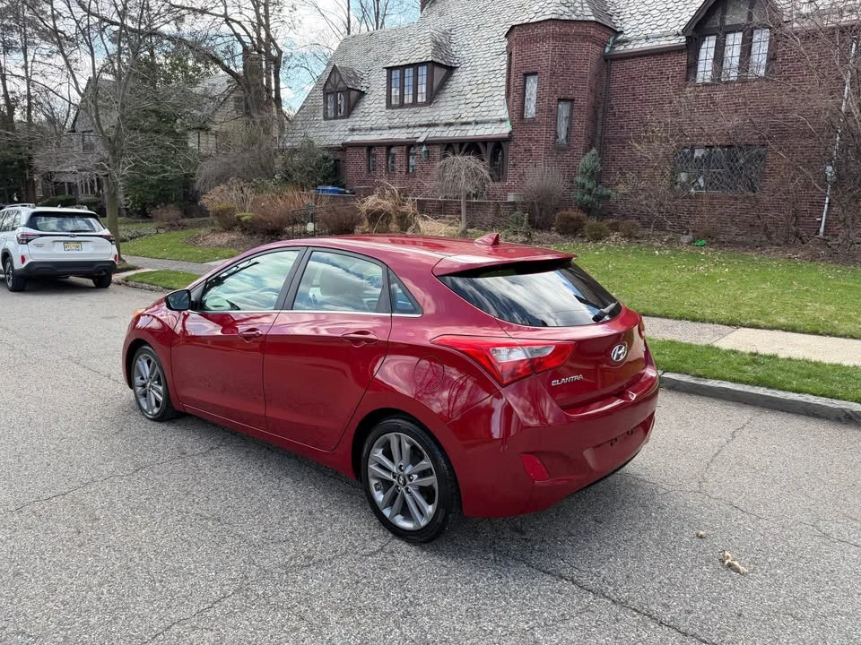 2016 Hyundai Elantra - Image 3 of 15