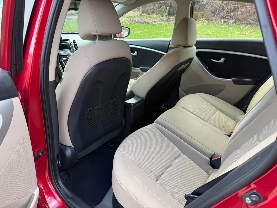 2016 Hyundai Elantra - Image 10 of 15