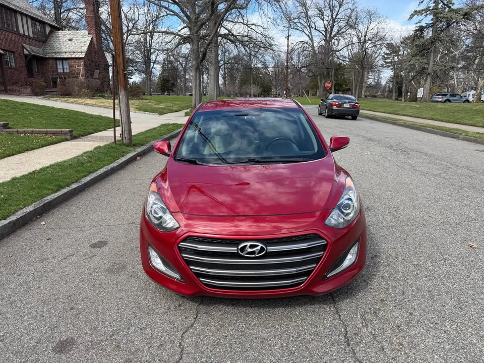 2016 Hyundai Elantra - Image 8 of 15
