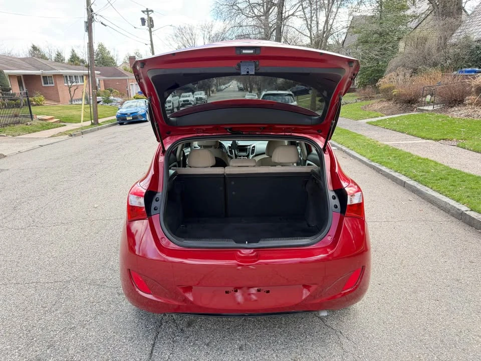 2016 Hyundai Elantra - Image 14 of 15