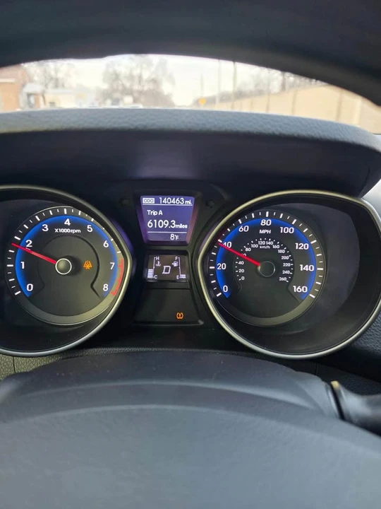 2016 Hyundai Elantra - Image 6 of 11
