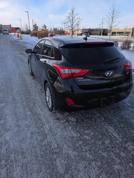 2016 Hyundai Elantra - Image 9 of 11